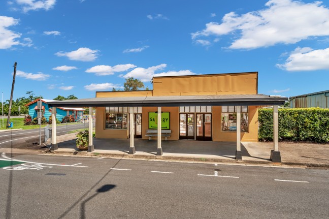 MAIN STREET BABINDA - Shop Front + RESIDENCE