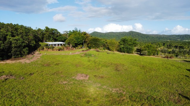 STUNNING VALLEY AND MOUNTAIN VIEWS