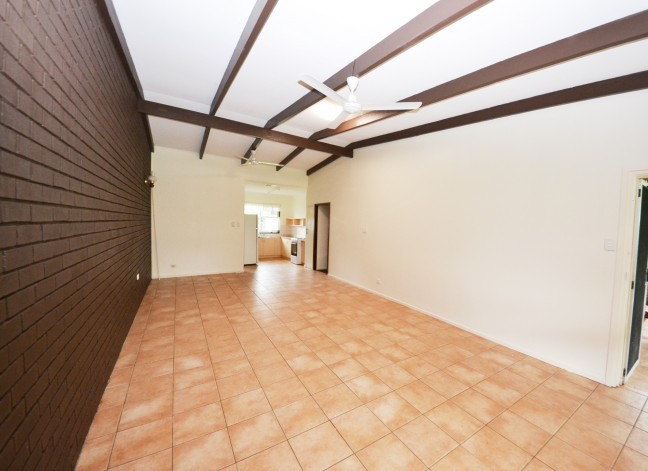 Fresh & Bright, Great Location, White Goods Included!