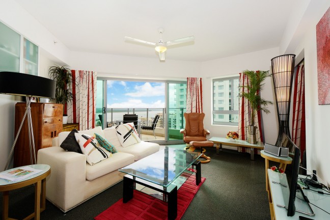 The Ultimate Bachelor/Bachelorette Pad - Unbelievable Value in Darwin CBD