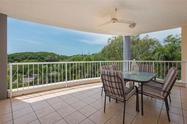 Partly furnished 1st floor apartment