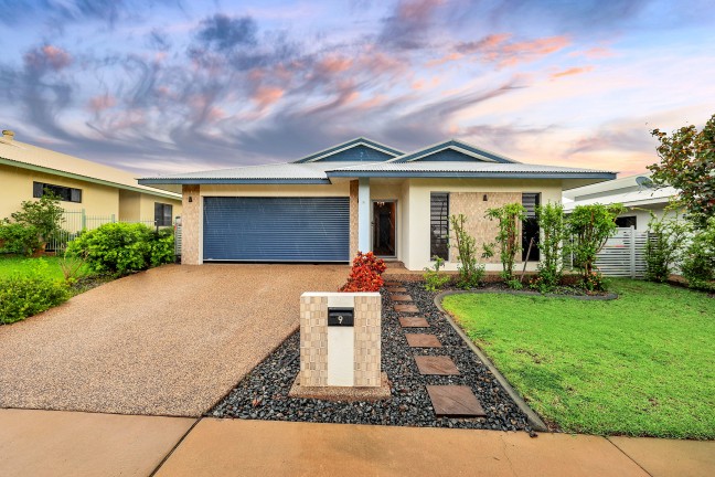 When Your Lifestyle Needs Space - Electricity included in this exceptional home