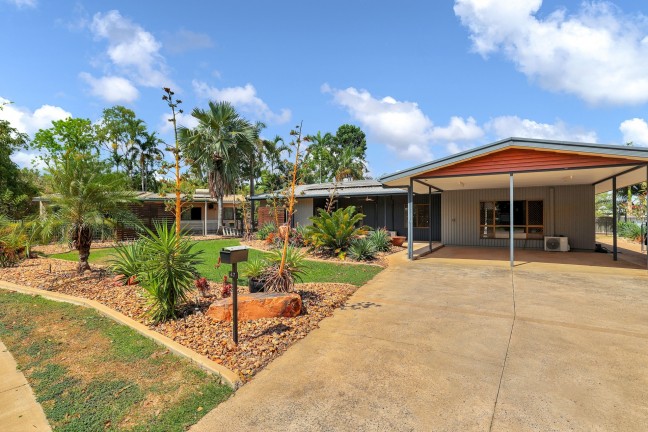 Large Family Home with Pool and Solar