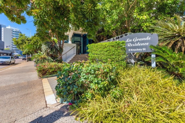 Convenient Boutique Office Space with Gym & Pool Access