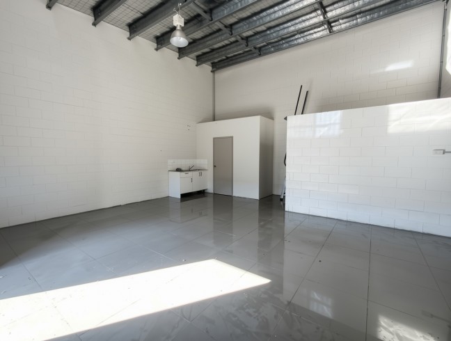 Versatile Air-Conditioned Industrial Unit in Prime Winnellie Location