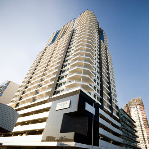Executive CBD Apartment - 22nd floor with ocean views