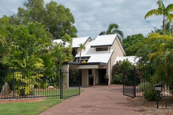 An Outstanding Executive Residence of Grand Proportions