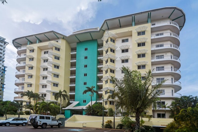 Much sought after centre unit capturing unbelievable views