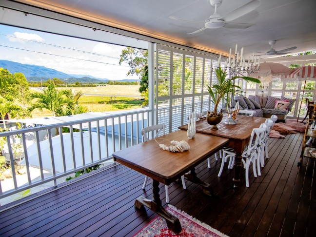 Beachside Bliss.  Plantation Style, Caribbean feel, Private and Peaceful in Newell