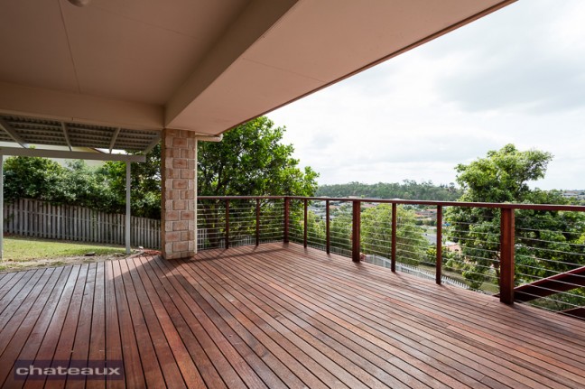 Pacific Pines, Large family home-Catch the breezes and enjoy the stunning elevated hinterland views