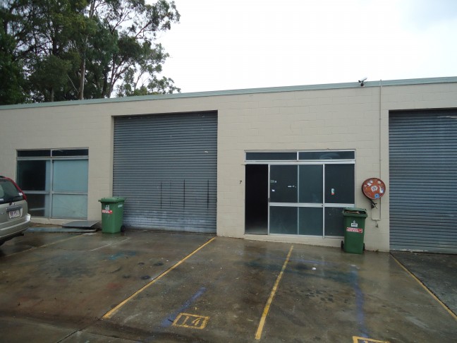 GREAT PRICED WAREHOUSE - SOUTHPORT - HURRY