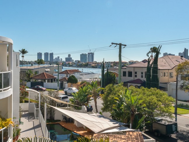 Affordable - Pime central position  - Skyline and River views
