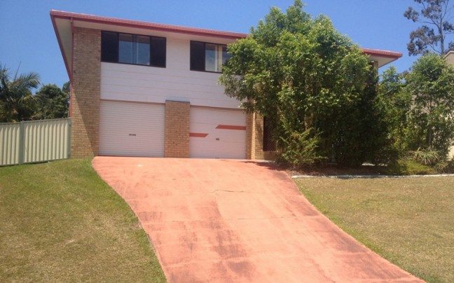 LIVE IN OR INVEST - SUPERB ASHMORE LOCATION!!!!