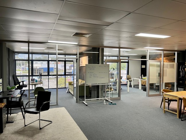 OUTSTANDING  OFFICE / STUDIO - EXCELLENT VALUE - BURLEIGH