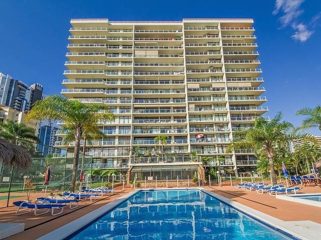 Fully Furnished, oversized one bedroom apartment near light rail