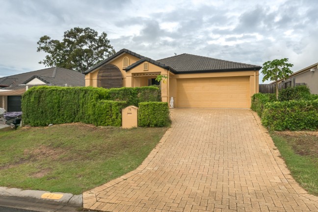 VERSATILE 4 BEDROOM CHARMER - EXCITING OPTIONS