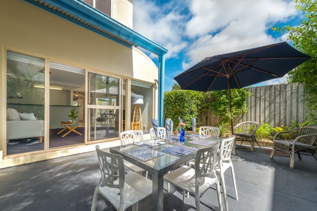 BRILLIANT POSITION - PRICED TO SELL - BUDD'S BEACH TOWNHOUSE