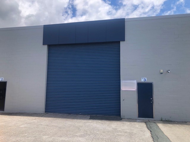 HURRY !! - SUPERB PRICED WAREHOUSE - ARUNDEL ( JUST OFF BRISBANE RD )