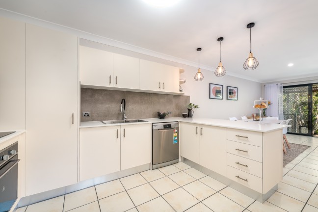 URBAN CHIC SOUTHPORT - 3 BED 2 BATH SINGLE LEVEL VILLA - POSITION PERFECT!