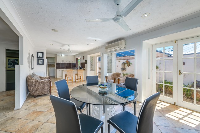 EXCEPTIONAL POTENTIAL - MEDITERRANEAN-STYLE 3 BEDROOM RENO