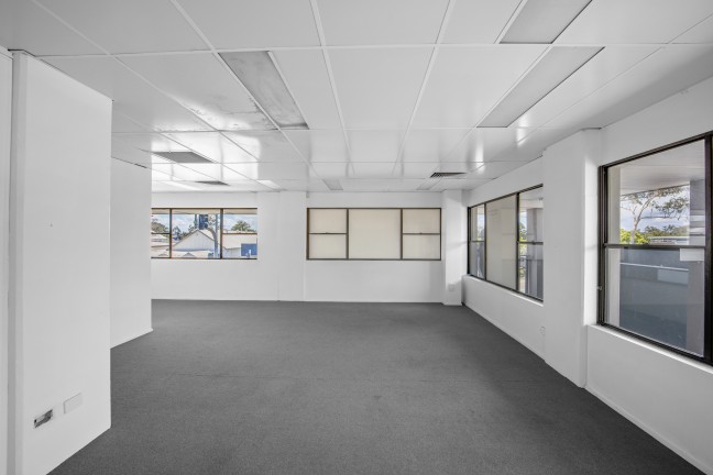 Tidy Corner Suite Situated Along Price Street Narang