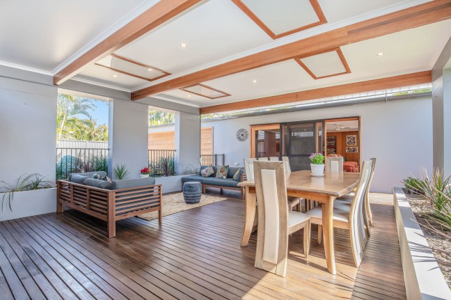 CHIC ALL YEAR ROUND ENTERTAINER - BRILLIANT HIGH GROWTH LOCALE