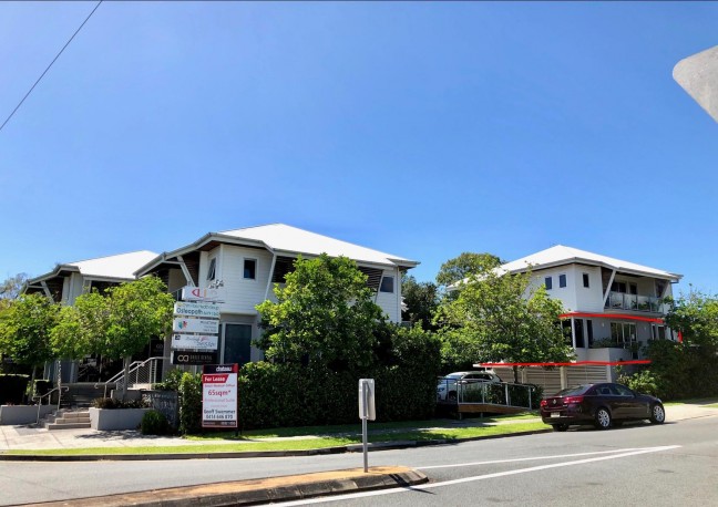 Beautiful Green Outlook Overlooking Vibrant  Chirn Park - Southport