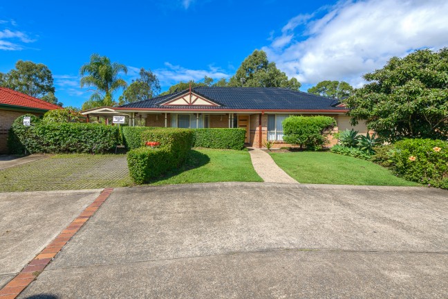 RARE SINGLE LEVEL FREESTANDING BEAUTY, IN SECURE, GATED, SMALL COMPLEX