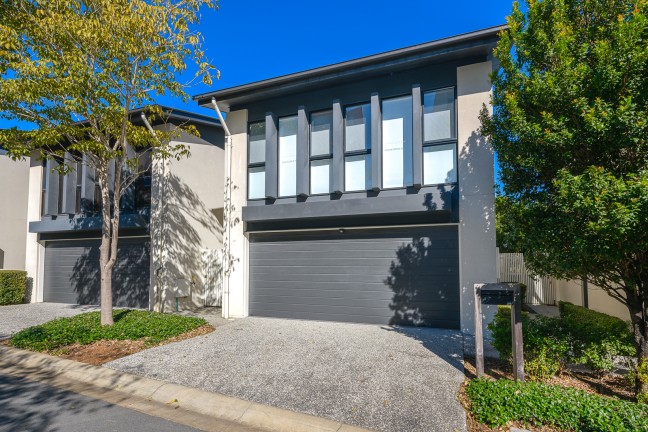 EASTHILL RESIDENCES, endless views over the parkland and hinterland