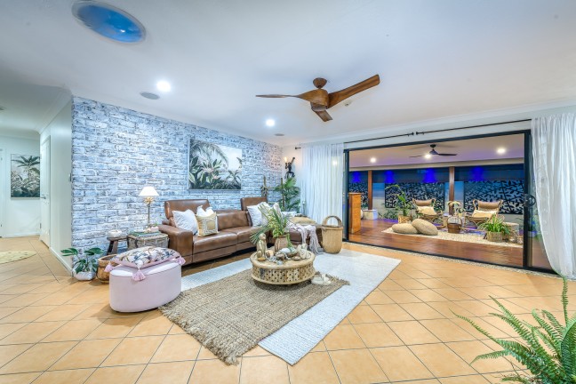 LUXURY & LIVABILITY IN SERENE CENTRAL SOUGHT-AFTER NICHE LOCALE