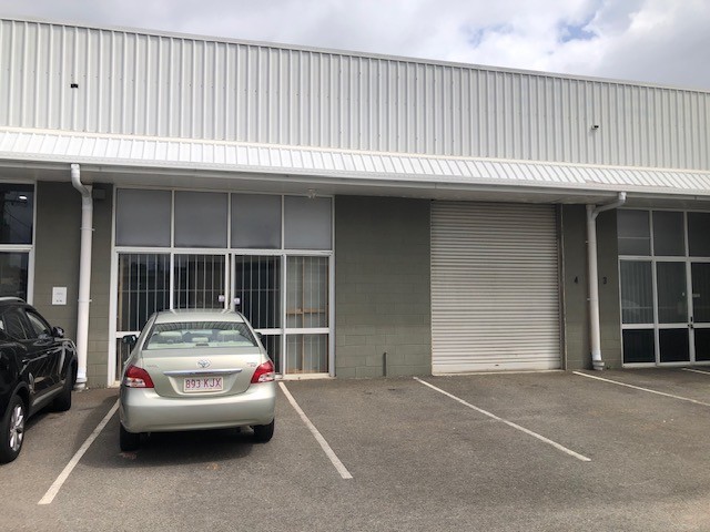 CLEAN STORAGE  - PRIME LOCATION - SOUTHPORT