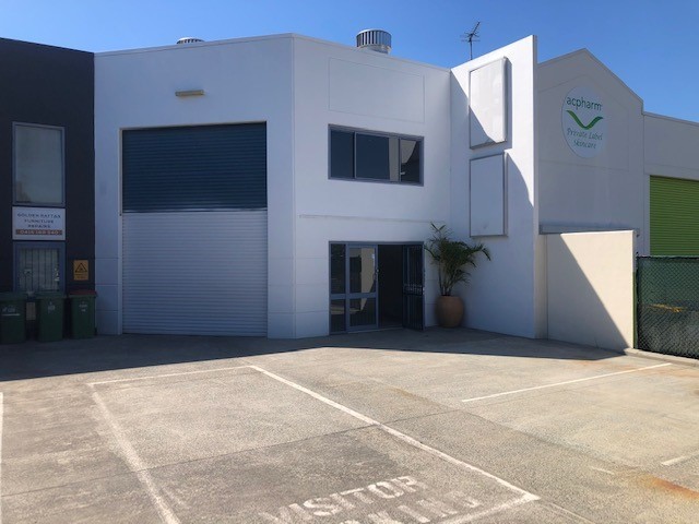 SUPERB LOCATION - WAREHOUSE - ASHMORE