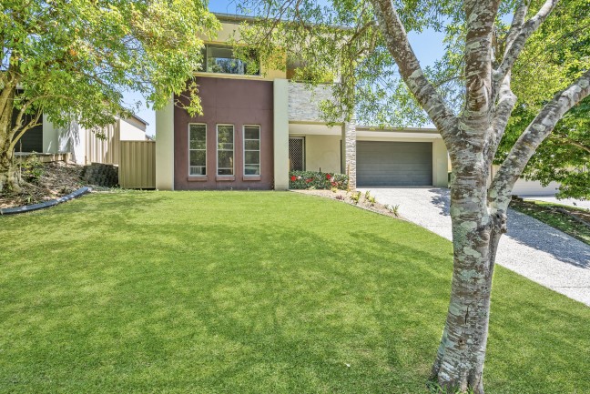 COMFORTABLE 4 BEDROOM FAMILY FRIENDLY ABODE IN FAVOURED COOMERA