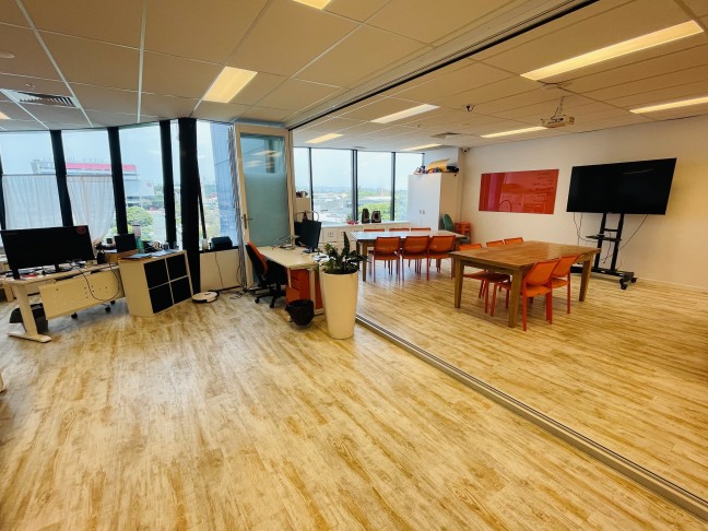 Well presented vacant office available now