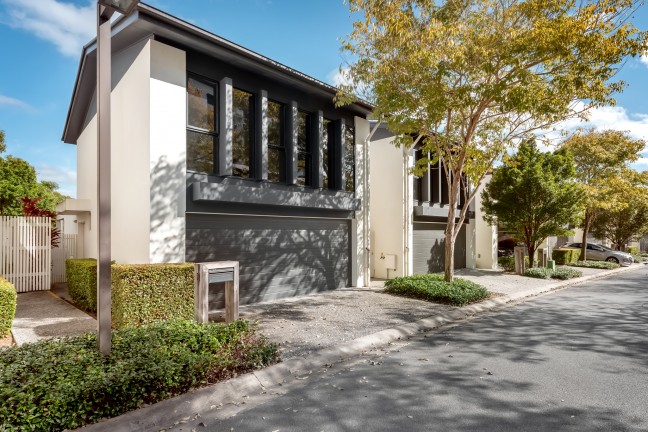Premium EastHill Living Overlooking Scenic Parklands