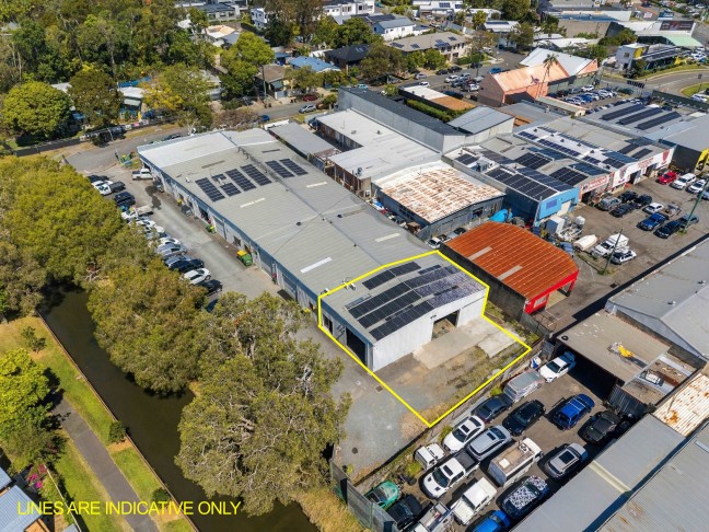 NOTHING AROUND LIKE THIS - WAREHOUSE IN PRIME LOCATION OF SOUTHPORT WITH EXCLUSIVE USE REAR YARD