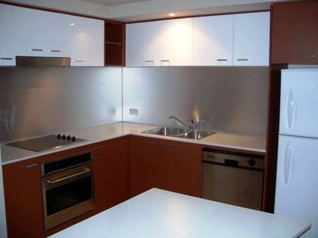 'CHEVRON RENAISSANCE' Modern Unit with views from the 28th Floor!
