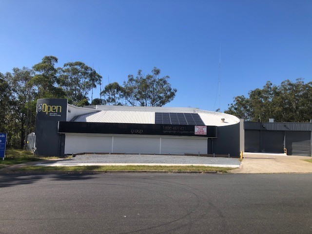 SUPERB   PROPERTY - SUPERB LOCATION -  CENTRAL ASHMORE - WAREHOUSE / SHOWROOOM  / OFFICES