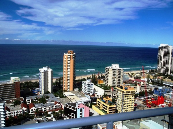 'CHEVRON RENAISSANCE' Modern Unit with views from the 28th Floor!
