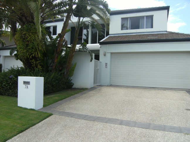 MODERN LIVING IN BUDDS BEACH