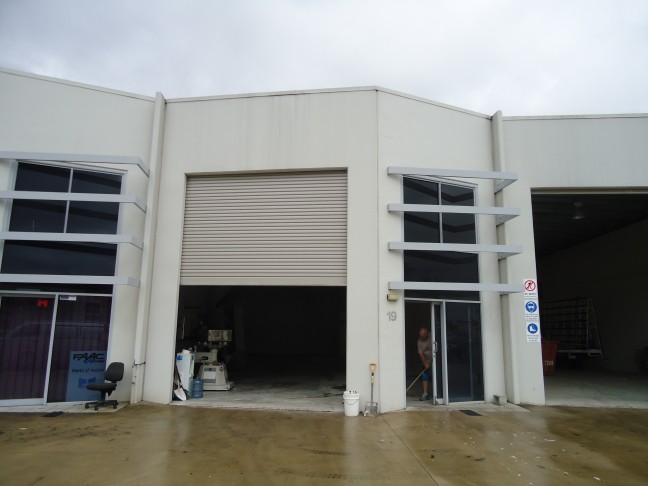 Modern Warehouse - Great Location - Ticks all the Boxes