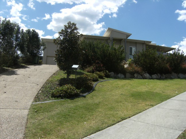 LARGE ELEVATED FAMILY HOME!