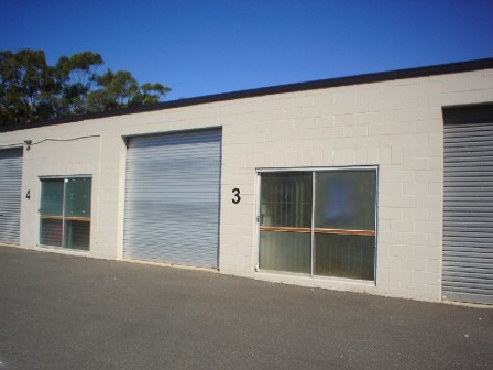 BARGAIN WAREHOUSE WITH OFFICE IN SOUTHPORT