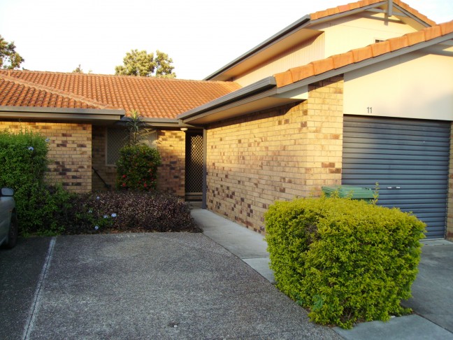 Tastefully renovated - Single level villa - Motivated vendor