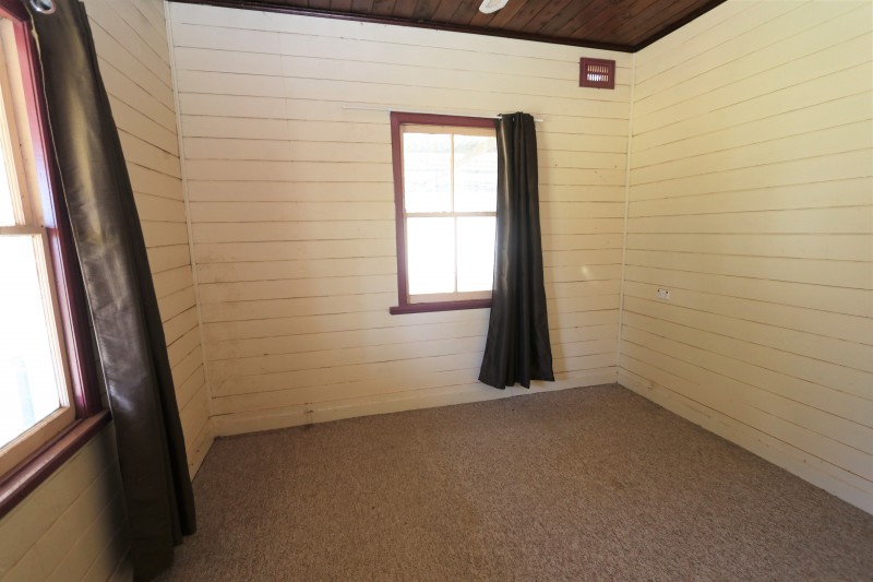 30 Queen Street, Barmedman > Miller & James Real Estate