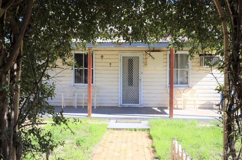 30 Queen Street, Barmedman > Miller & James Real Estate