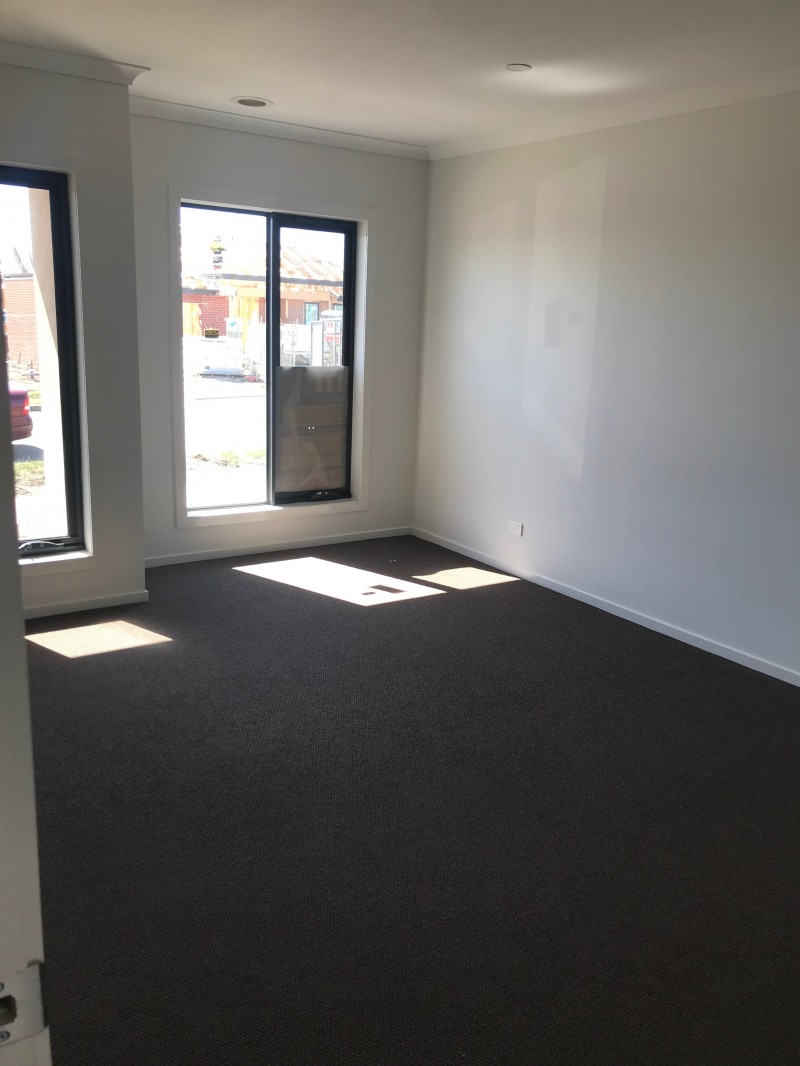 15 Valere Street, Mickleham > Universal Real Estate Vic