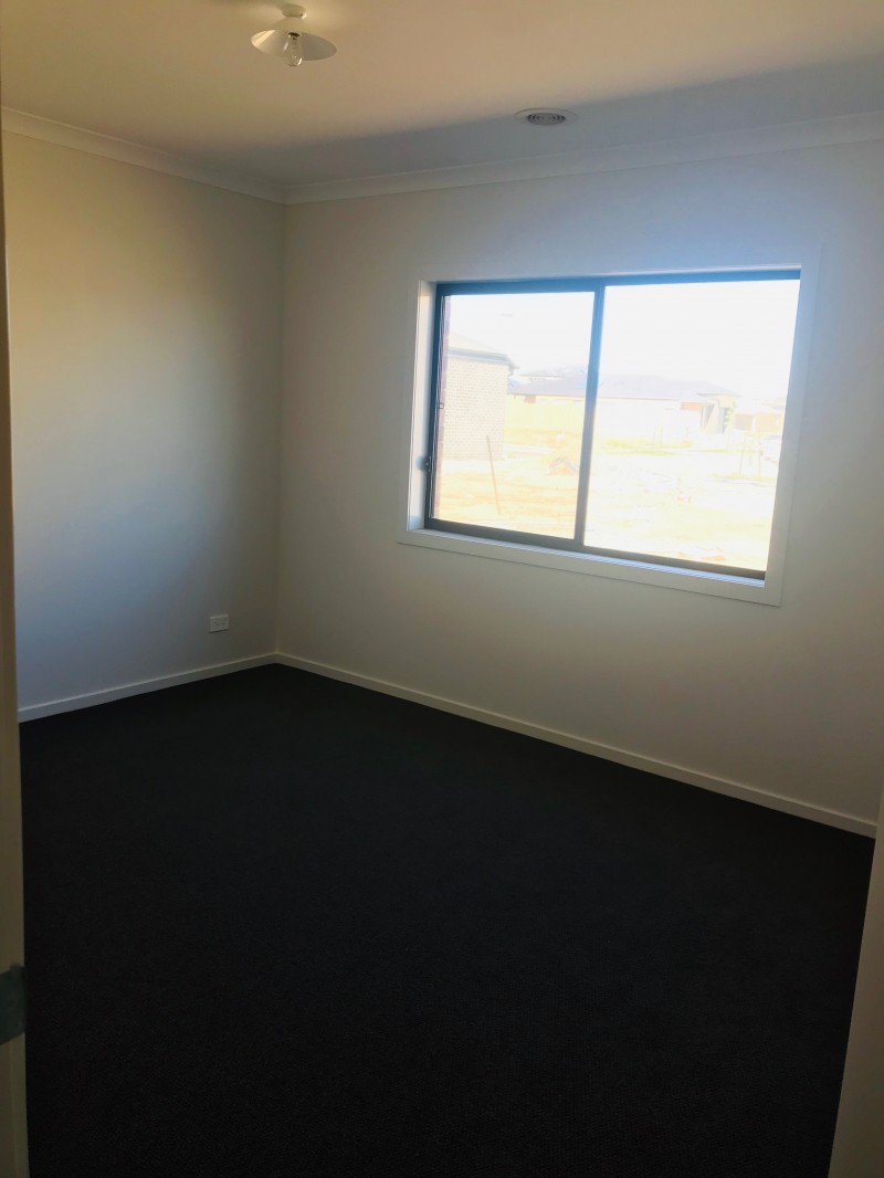 15 Valere Street, Mickleham > Universal Real Estate Vic