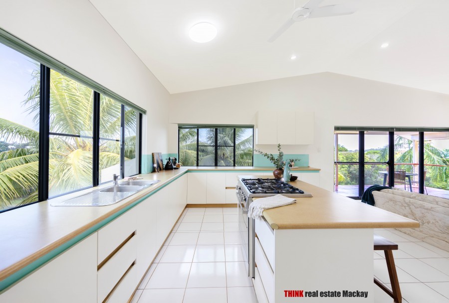 Real Estate in Dolphin Heads