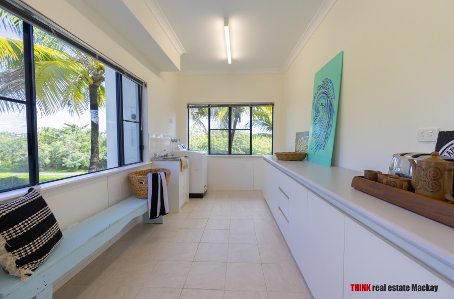 Real Estate in Dolphin Heads